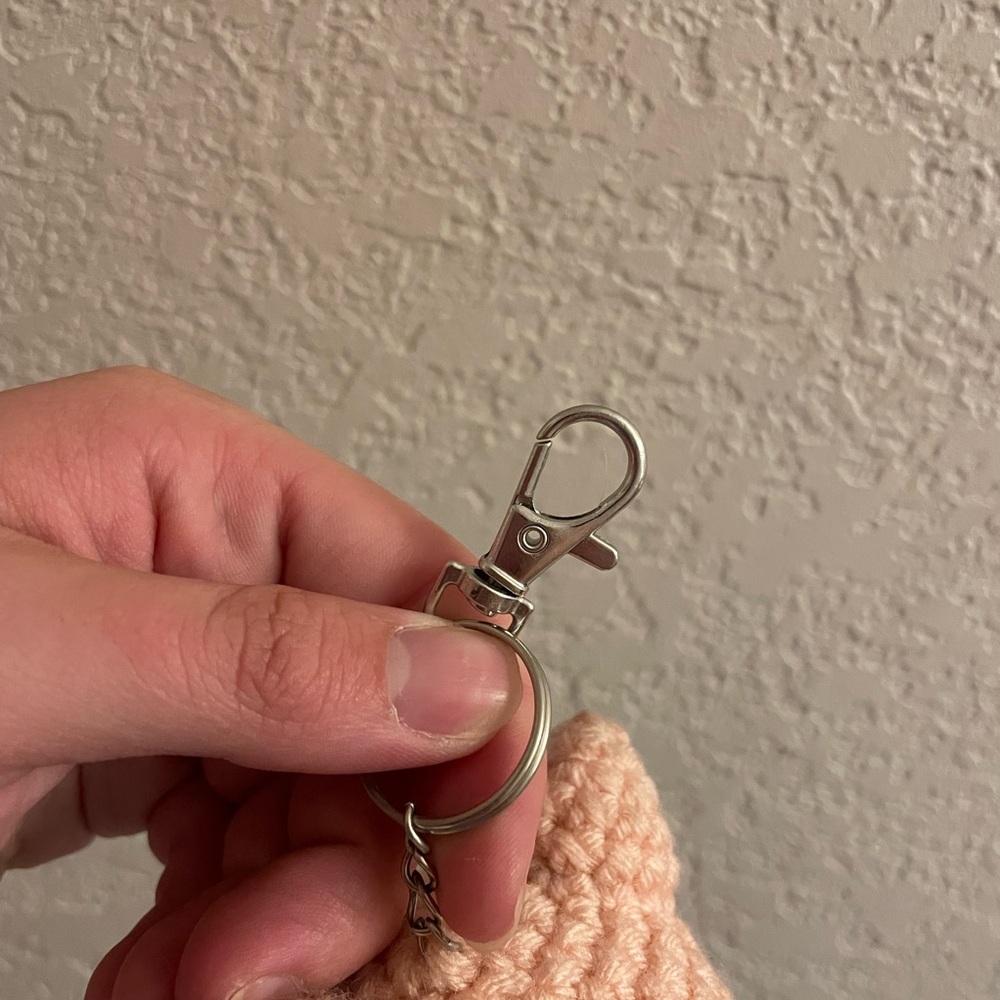 Crocheted Pig Keychain - Picture 4 of 4